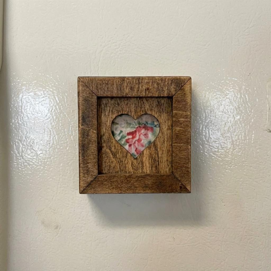 Reclaimed Quilt Heart Wood Magnet or Sign – Mini Rustic Valentine Decor – Handmade Fabric Heart – Farmhouse Shelf Sitter