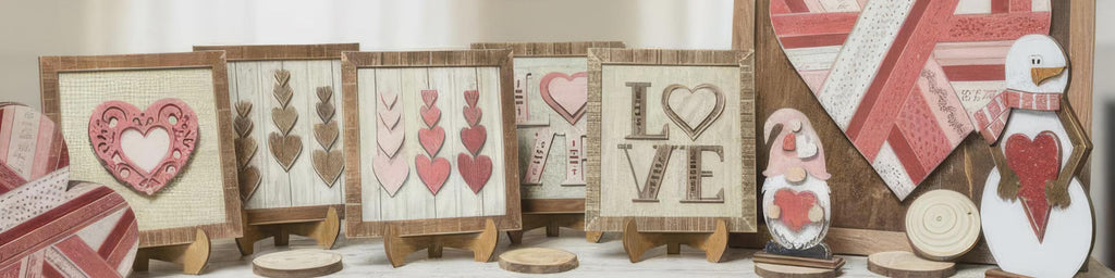 Reclaimed Quilt Heart Wood Sign and Easel – 5.5 Inch Rustic Valentine Decor – Handmade Quilt Fabric Heart – Farmhouse Home Decor